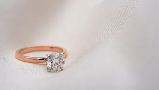 rose gold diamond engagement ring